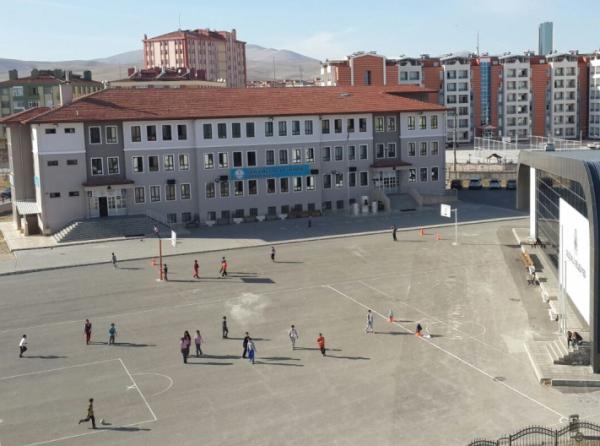 Şehit Mustafa Çuhadar Ortaokulu Fotoğrafı